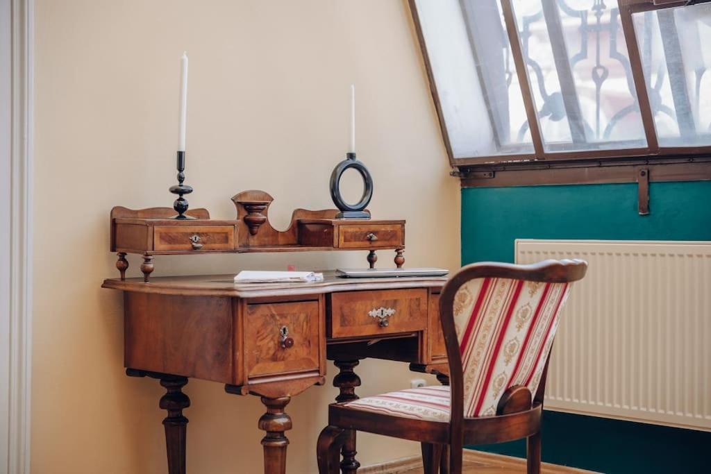 Magnificent Historical Penthouse In The Heart Of Apartament
