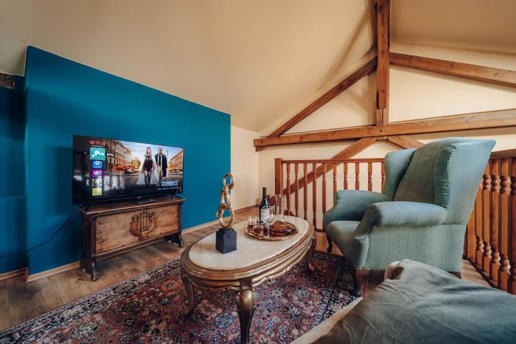 Magnificent Historical Penthouse In The Heart Of Appartamento *